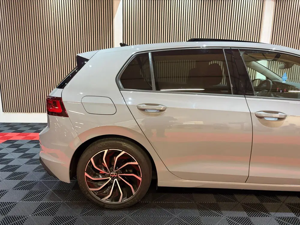 Volkswagen Golf 1.5 eTSI Style DSG Automaat Pano Memory-Ma uit 2021, foto 5