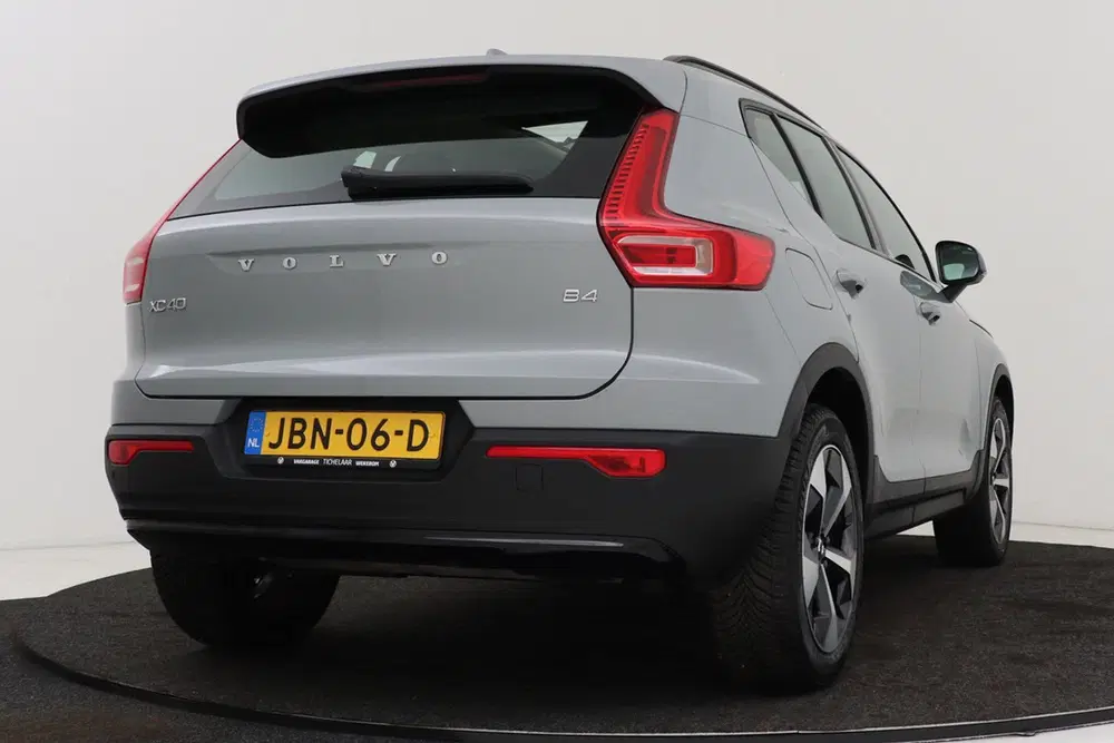 Volvo XC40 2.0 B4 Plus Black Edition uit 2025, foto 10