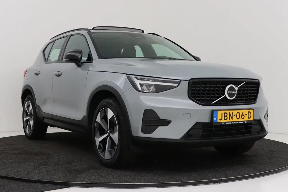 Volvo XC40 2.0 B4 Plus Black Edition uit 2025, foto 12