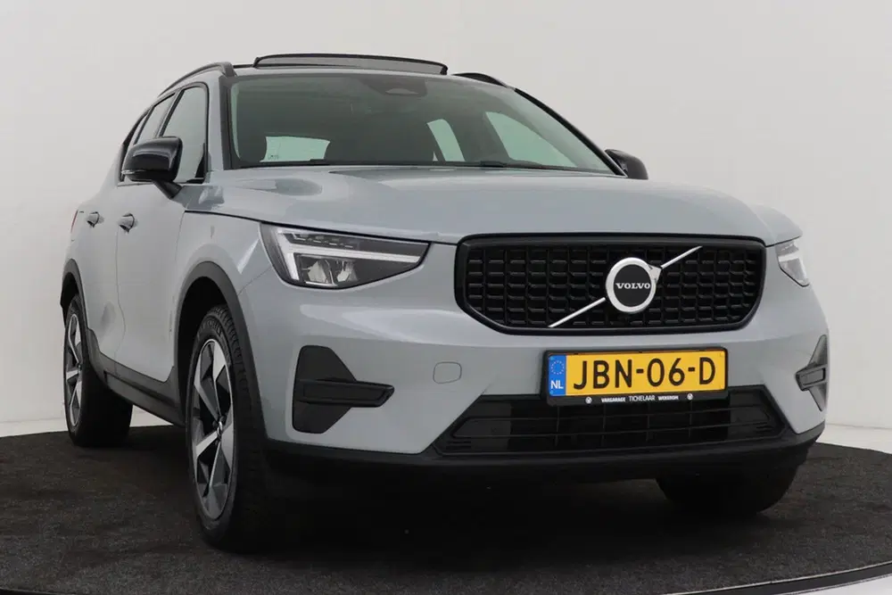Volvo XC40 2.0 B4 Plus Black Edition uit 2025, foto 13
