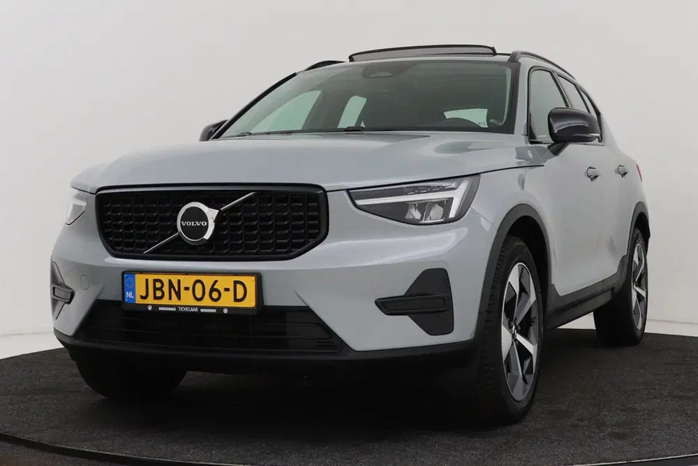 Volvo XC40 2.0 B4 Plus Black Edition uit 2025, foto 14