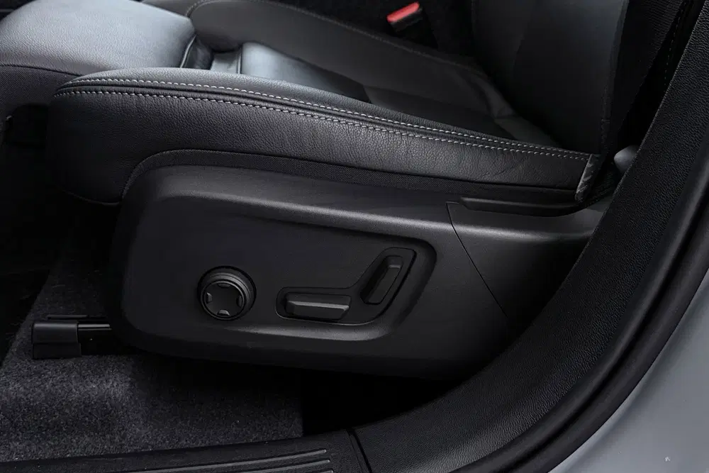 Volvo XC40 2.0 B4 Plus Black Edition uit 2025, foto 15