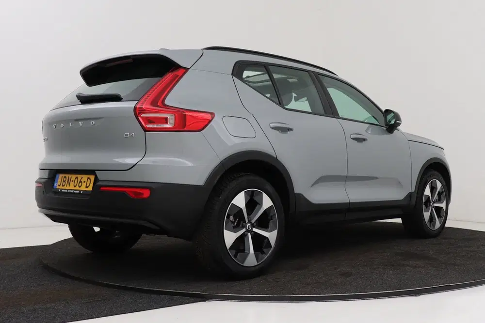 Volvo XC40 2.0 B4 Plus Black Edition uit 2025, foto 2