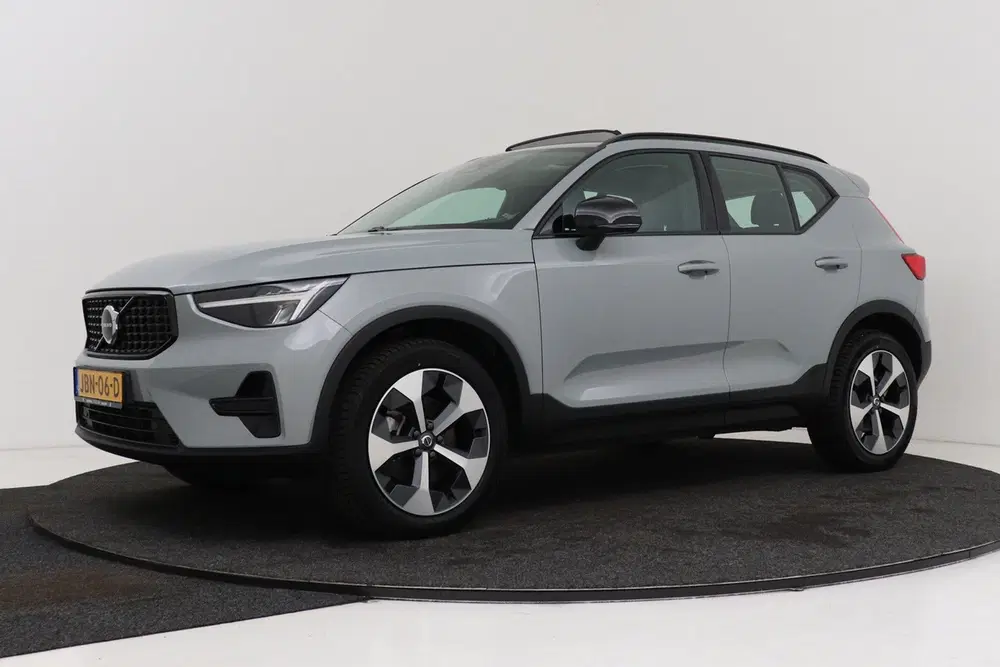 Volvo XC40 2.0 B4 Plus Black Edition uit 2025, foto 6