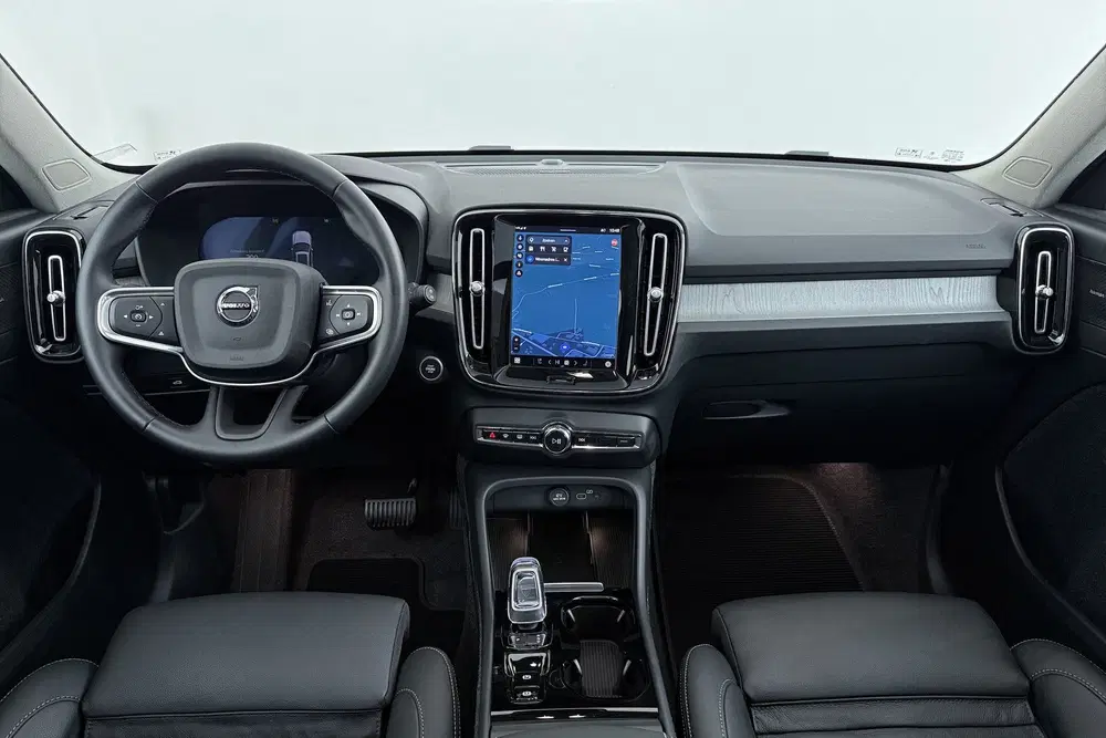 Volvo XC40 2.0 B4 Plus Black Edition uit 2025, foto 8