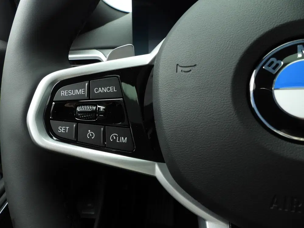 BMW 3-serie Sedan 320i M Sport uit 2026, foto 13