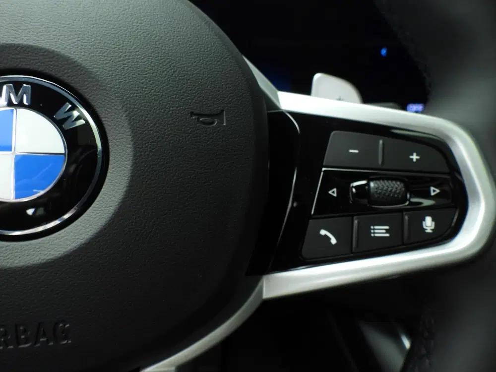 BMW 3-serie Sedan 320i M Sport uit 2026, foto 15