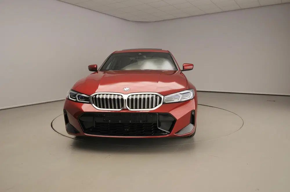 BMW 3-serie Sedan 320i M Sport uit 2026, foto 5