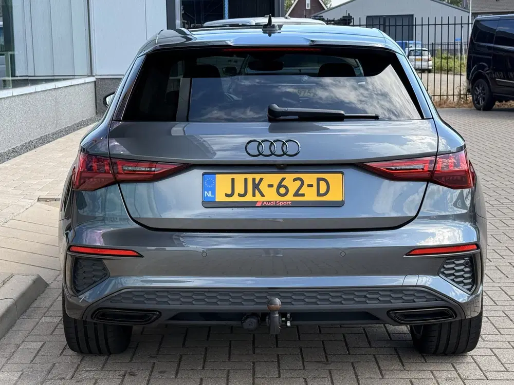 Audi A3 45 TFSI e S edition Competition uit 2022, foto 13