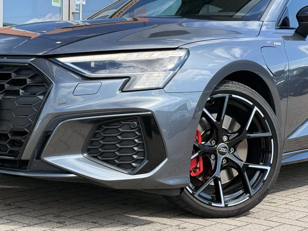 Audi A3 45 TFSI e S edition Competition uit 2022, foto 5