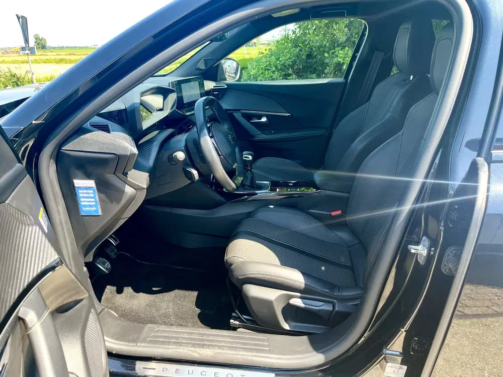 Peugeot 2008 1.2 PureTech GT (bj 2022) uit 2022, foto 7