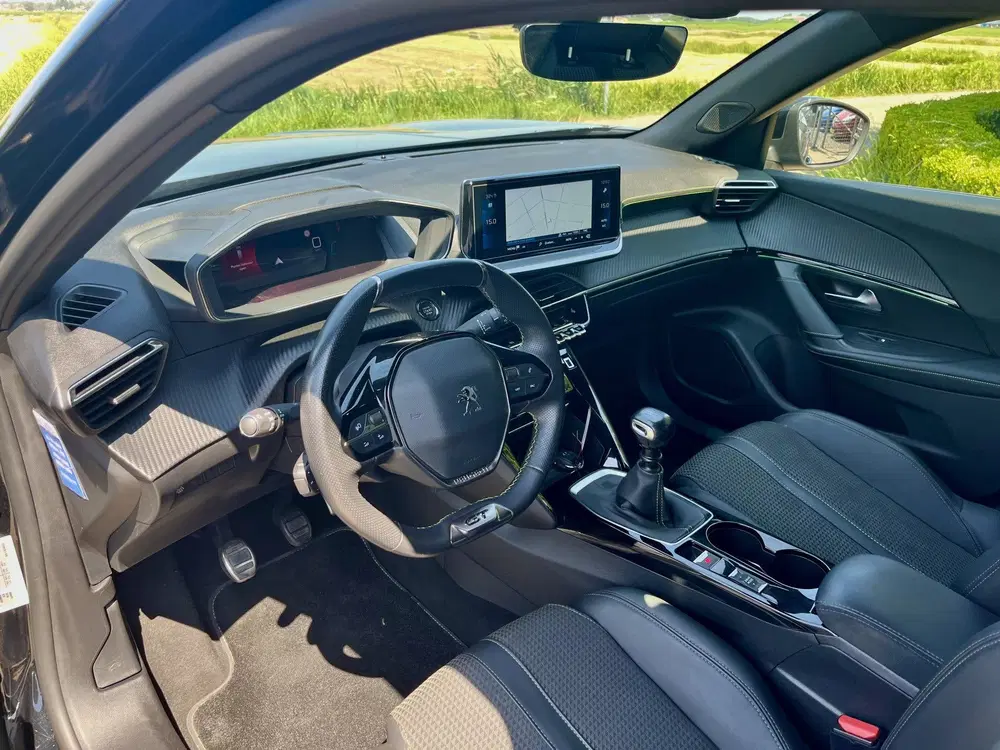 Peugeot 2008 1.2 PureTech GT (bj 2022) uit 2022, foto 8