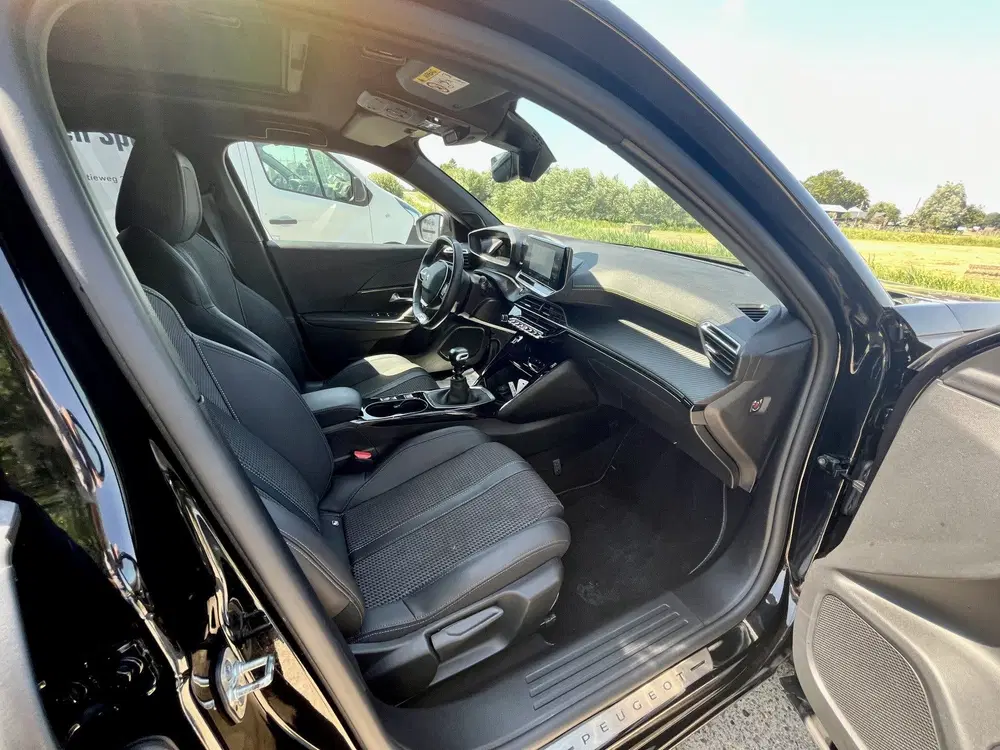 Peugeot 2008 1.2 PureTech GT (bj 2022) uit 2022, foto 9