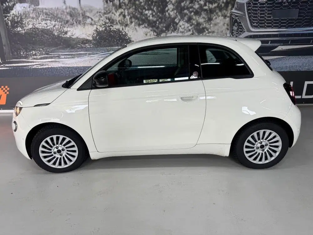 Fiat 500e RED uit 2025, foto 5