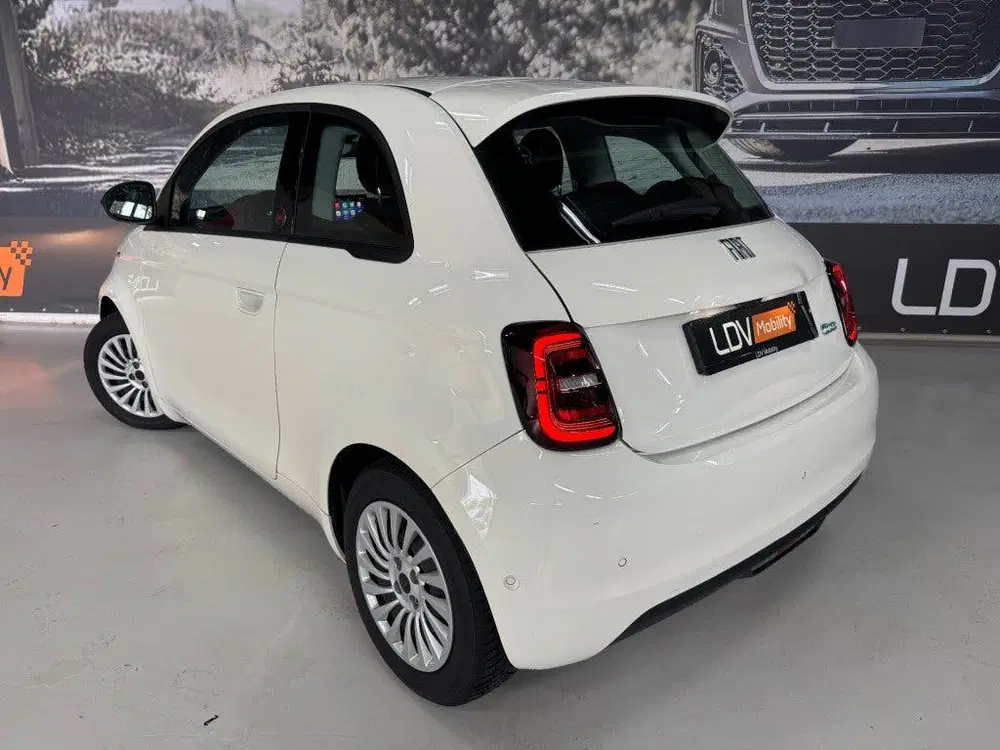 Fiat 500e RED uit 2025, foto 7