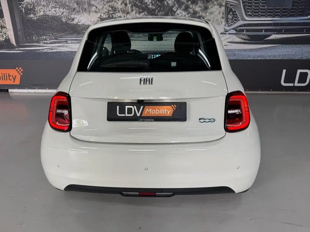 Fiat 500e RED uit 2025, foto 9