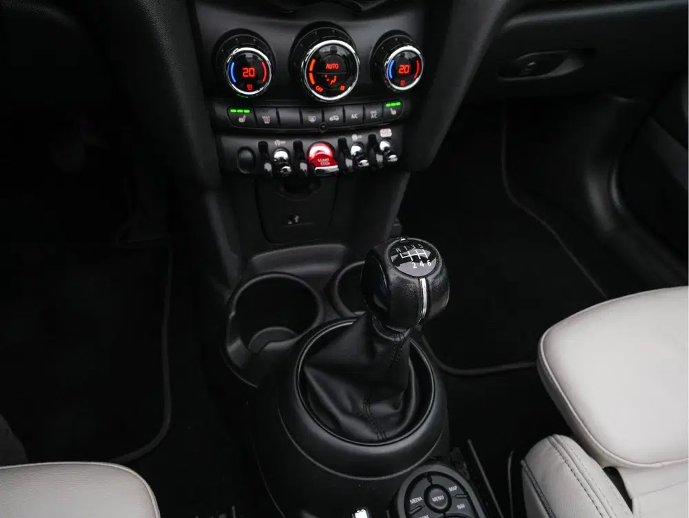 Mini Cabrio 1.5 Cooper Chili *LEATHER uit 2019, foto 15