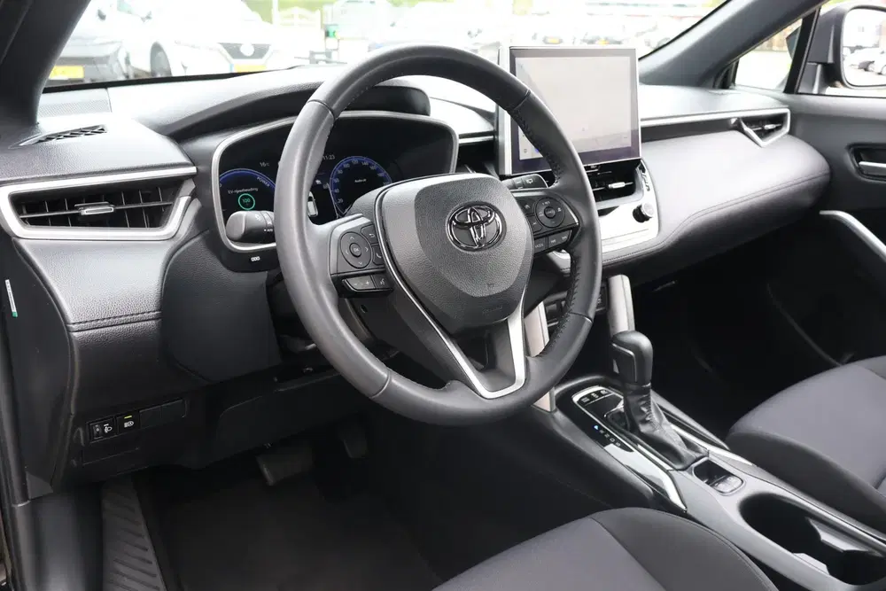 Toyota Corolla Cross 2.0 High Power Hybrid Active 1e Eigenaa uit 2023, foto 11