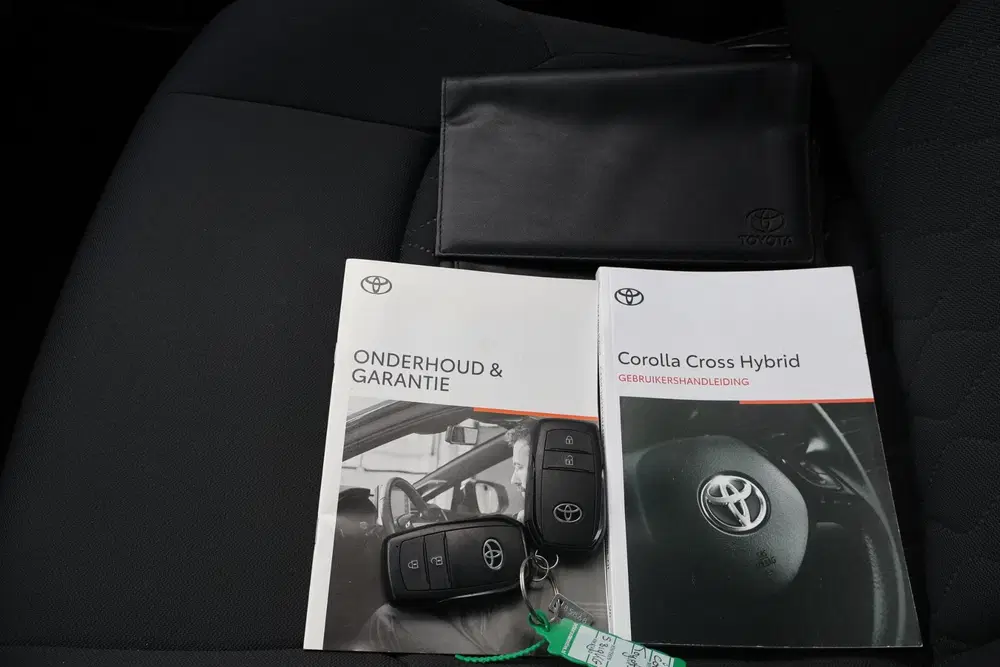 Toyota Corolla Cross 2.0 High Power Hybrid Active 1e Eigenaa uit 2023, foto 6