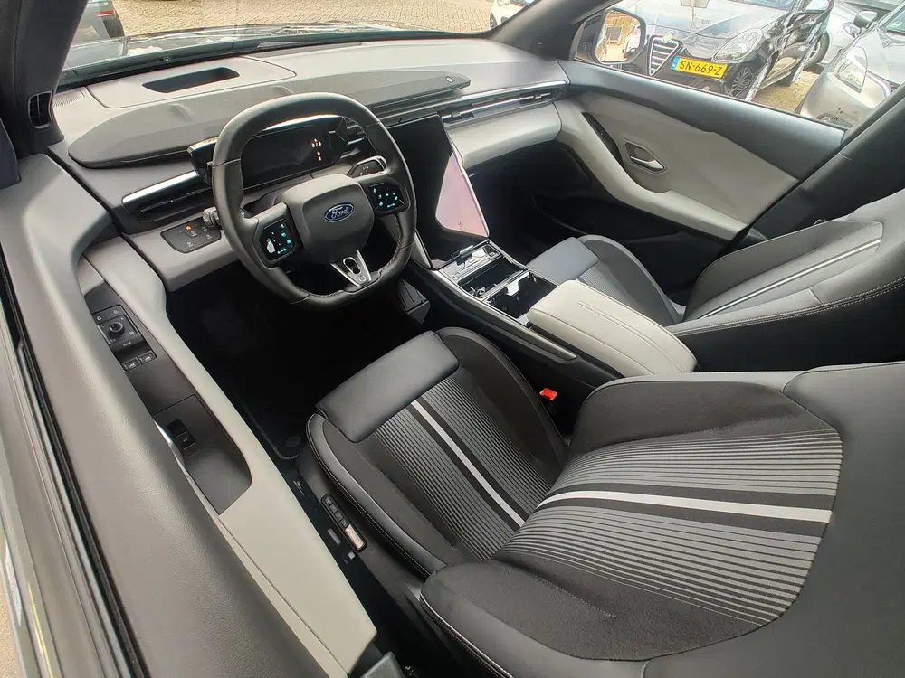 Ford Capri STANDARD RANGE RWD 52 kWh SoH 100% uit 2025, foto 14
