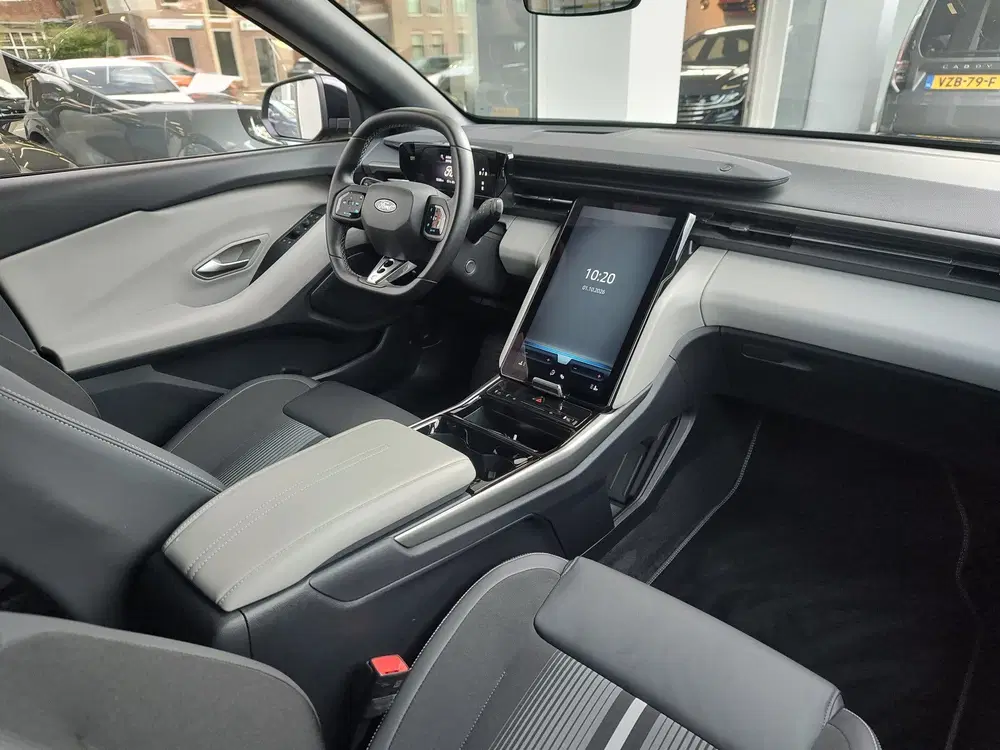 Ford Capri STANDARD RANGE RWD 52 kWh SoH 100% uit 2025, foto 9