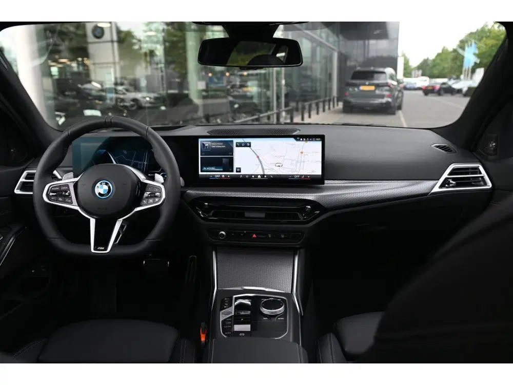BMW 3-serie 330e M Sport Automaat uit 2026, foto 3