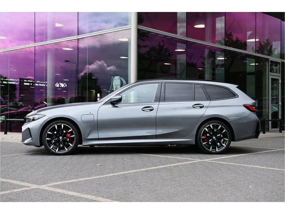 BMW 3-serie 330e M Sport Automaat uit 2026, foto 5