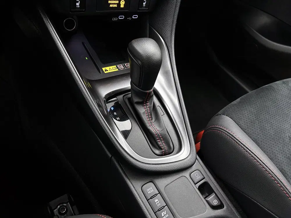 Toyota Yaris 1.5 Hybrid 130 GR Sport uit 2025, foto 11