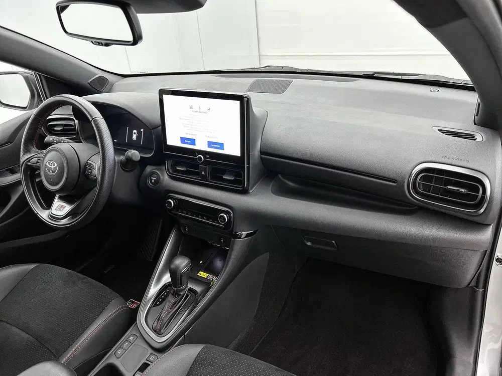Toyota Yaris 1.5 Hybrid 130 GR Sport uit 2025, foto 6