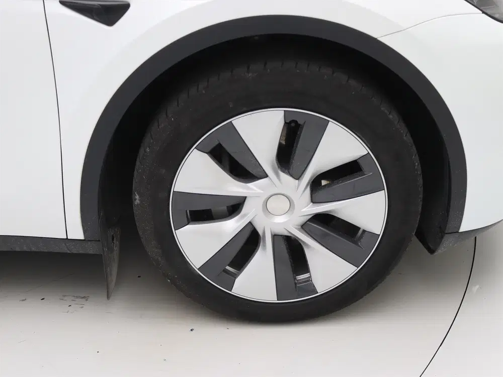 Tesla Model Y Standard RWD Plus 94.5% SoH [ AMD RYZEN+AU uit 2023, foto 12
