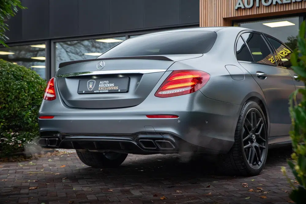 Mercedes-Benz E-Klasse AMG 63 4MATIC Premium Plus Schuifdak uit 2019, foto 10