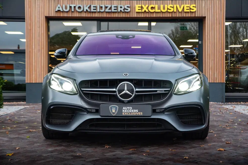 Mercedes-Benz E-Klasse AMG 63 4MATIC Premium Plus Schuifdak uit 2019, foto 3