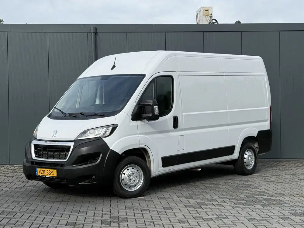 Peugeot Boxer 2.2 BlueHDi 120 PK uit 2023, foto 2