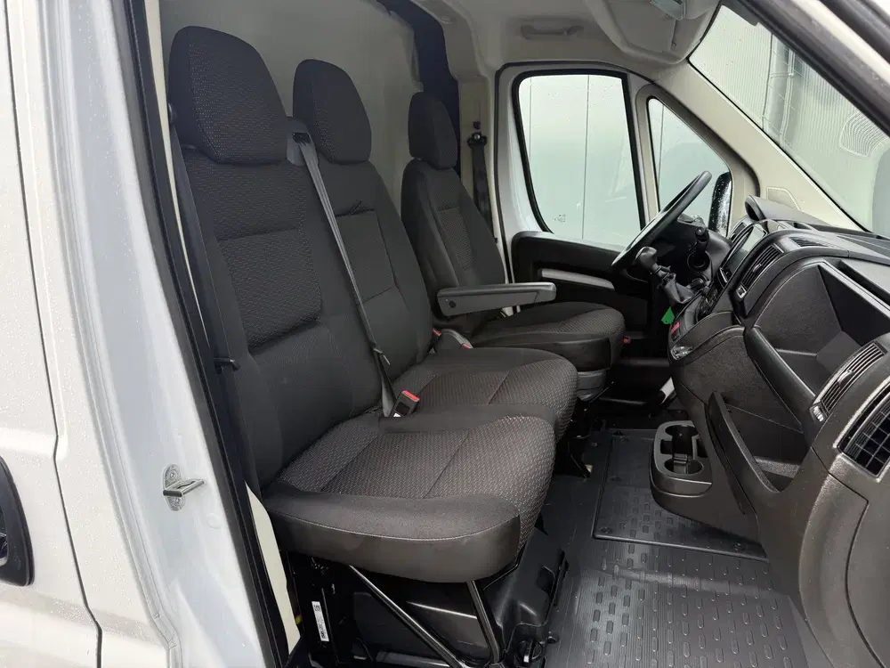 Peugeot Boxer 2.2 BlueHDi 120 PK uit 2023, foto 6
