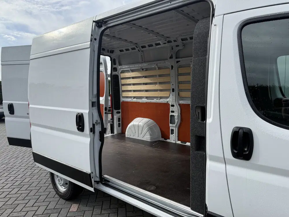 Peugeot Boxer 2.2 BlueHDi 120 PK uit 2023, foto 9
