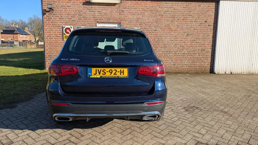 Mercedes-Benz GLC 300e 4MATIC Premium Plus uit 2021, foto 9