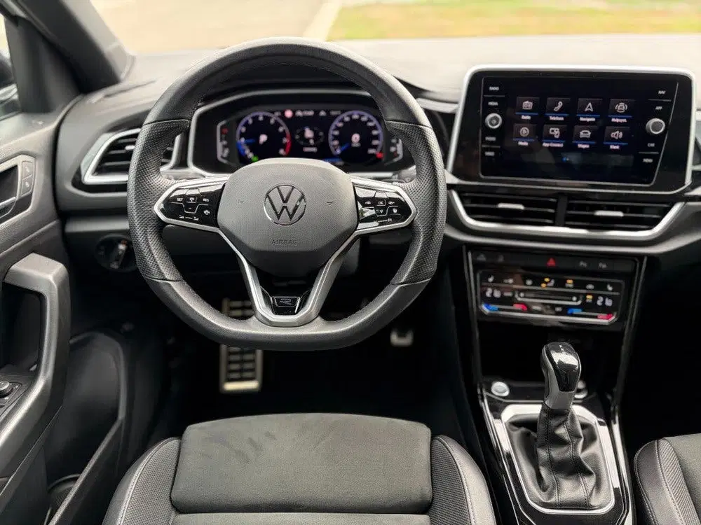 Volkswagen T-Roc 1.5 TSI R-Line Pano Camera Adaptive Cruise uit 2022, foto 14