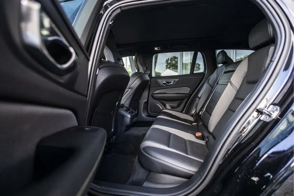Volvo V60 2.0 B4 R-Design uit 2021, foto 10