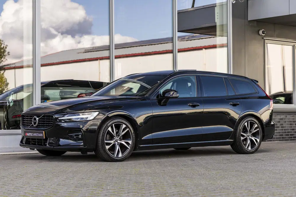 Volvo V60 2.0 B4 R-Design uit 2021, foto 15