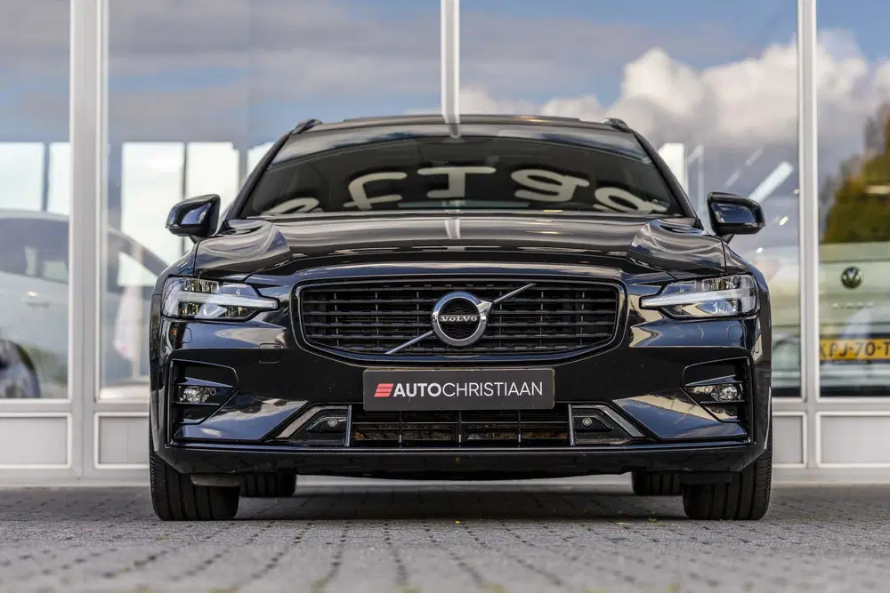 Volvo V60 2.0 B4 R-Design uit 2021, foto 3