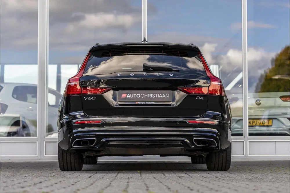 Volvo V60 2.0 B4 R-Design uit 2021, foto 4