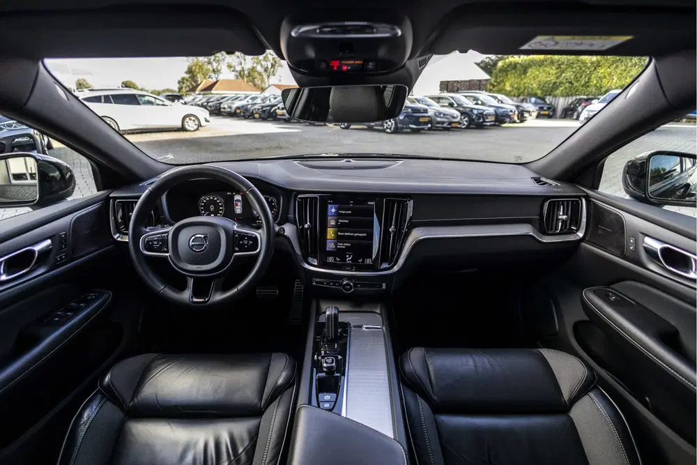 Volvo V60 2.0 B4 R-Design uit 2021, foto 6