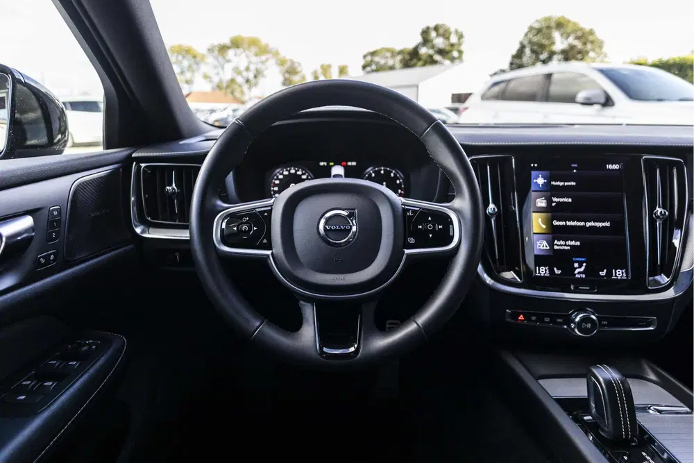 Volvo V60 2.0 B4 R-Design uit 2021, foto 7