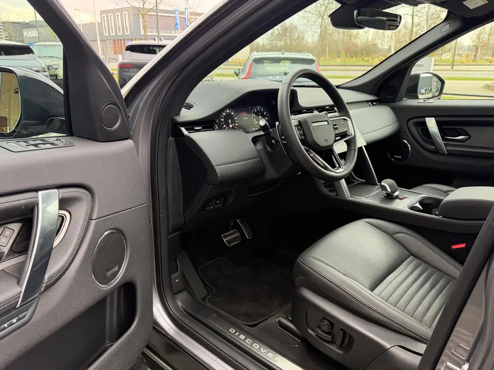Land Rover Discovery Sport P270e Dynamic Edition uit 2025, foto 9