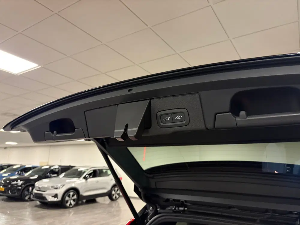 Volvo XC60 T6 AWD Recharge Ultra Black Edition uit 2025, foto 12