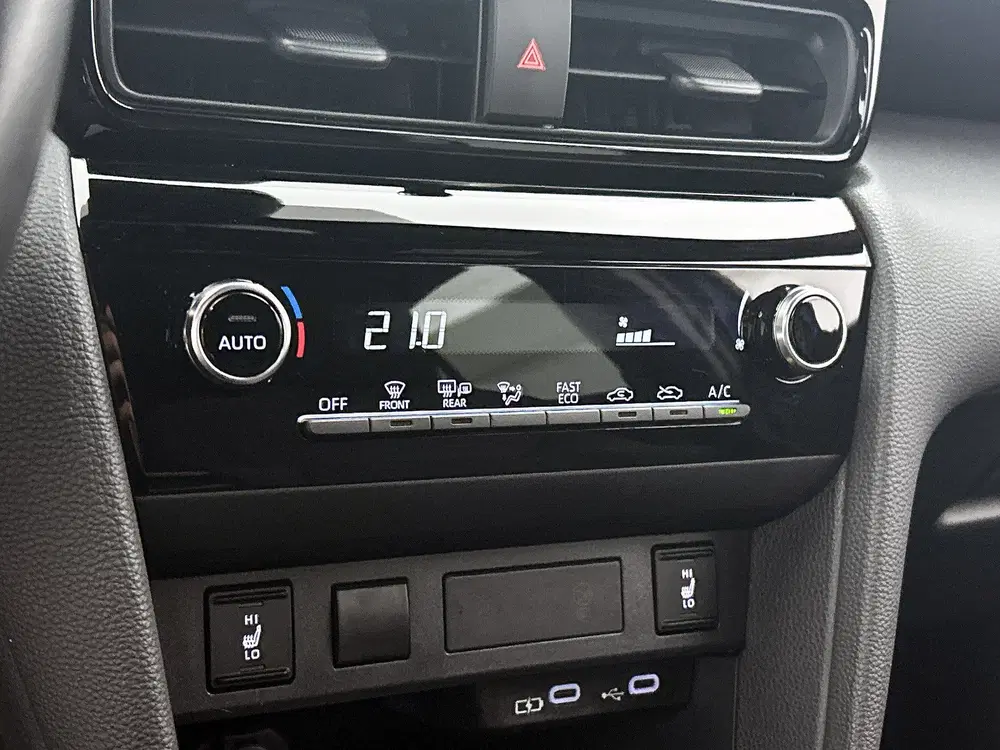 Toyota Yaris Cross 1.5 Hybrid 115 First Edition + uit 2025, foto 10