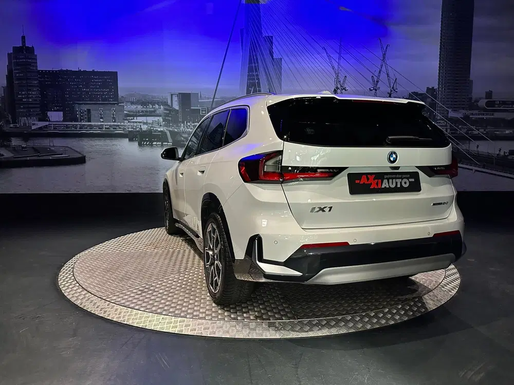 BMW iX1 EDrive20 67 kWh L *Leder*Camera*Premiumpac uit 2024, foto 10