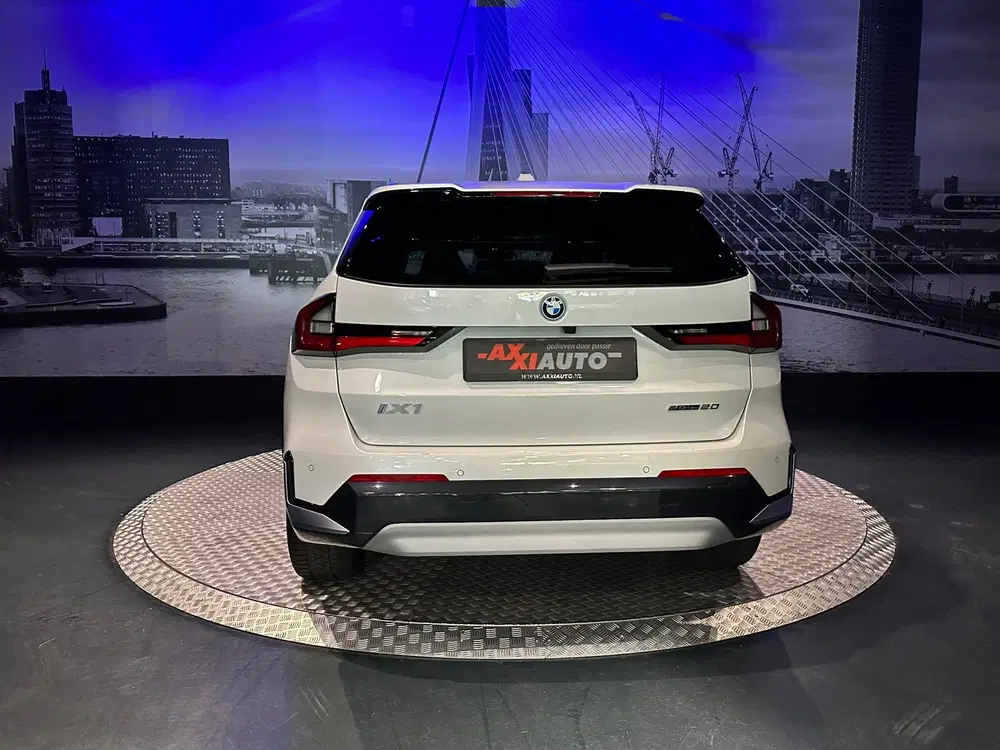 BMW iX1 EDrive20 67 kWh L *Leder*Camera*Premiumpac uit 2024, foto 11