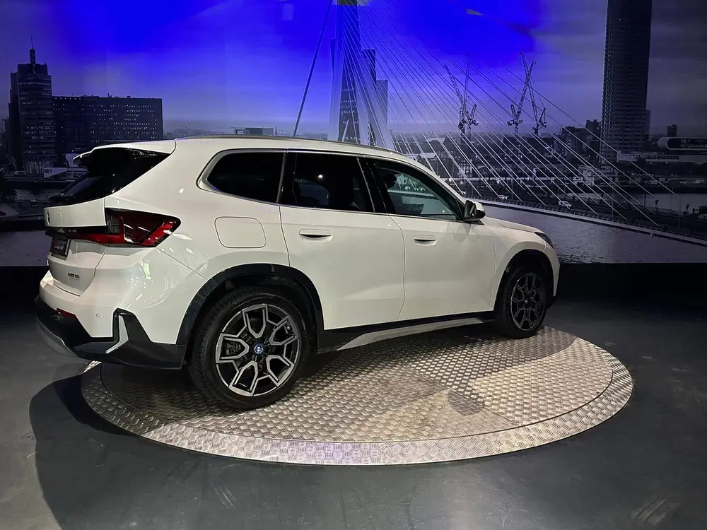 BMW iX1 EDrive20 67 kWh L *Leder*Camera*Premiumpac uit 2024, foto 13