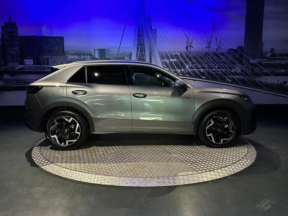 Volkswagen T-Roc 1.5 eTsi R-Line First Edition *Led*Camera* uit 2026, foto 14